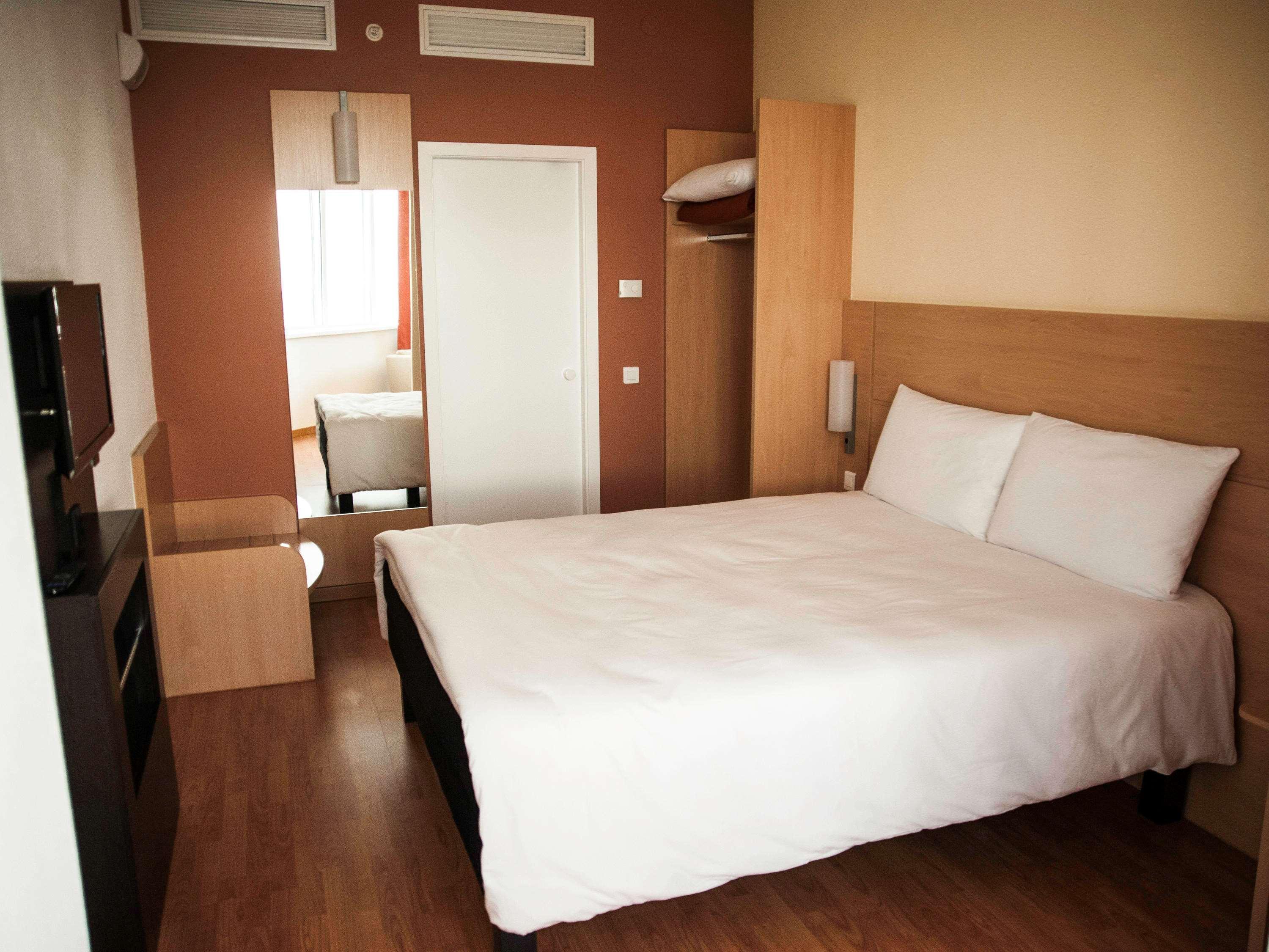 Ibis Astana Hotel Exterior foto