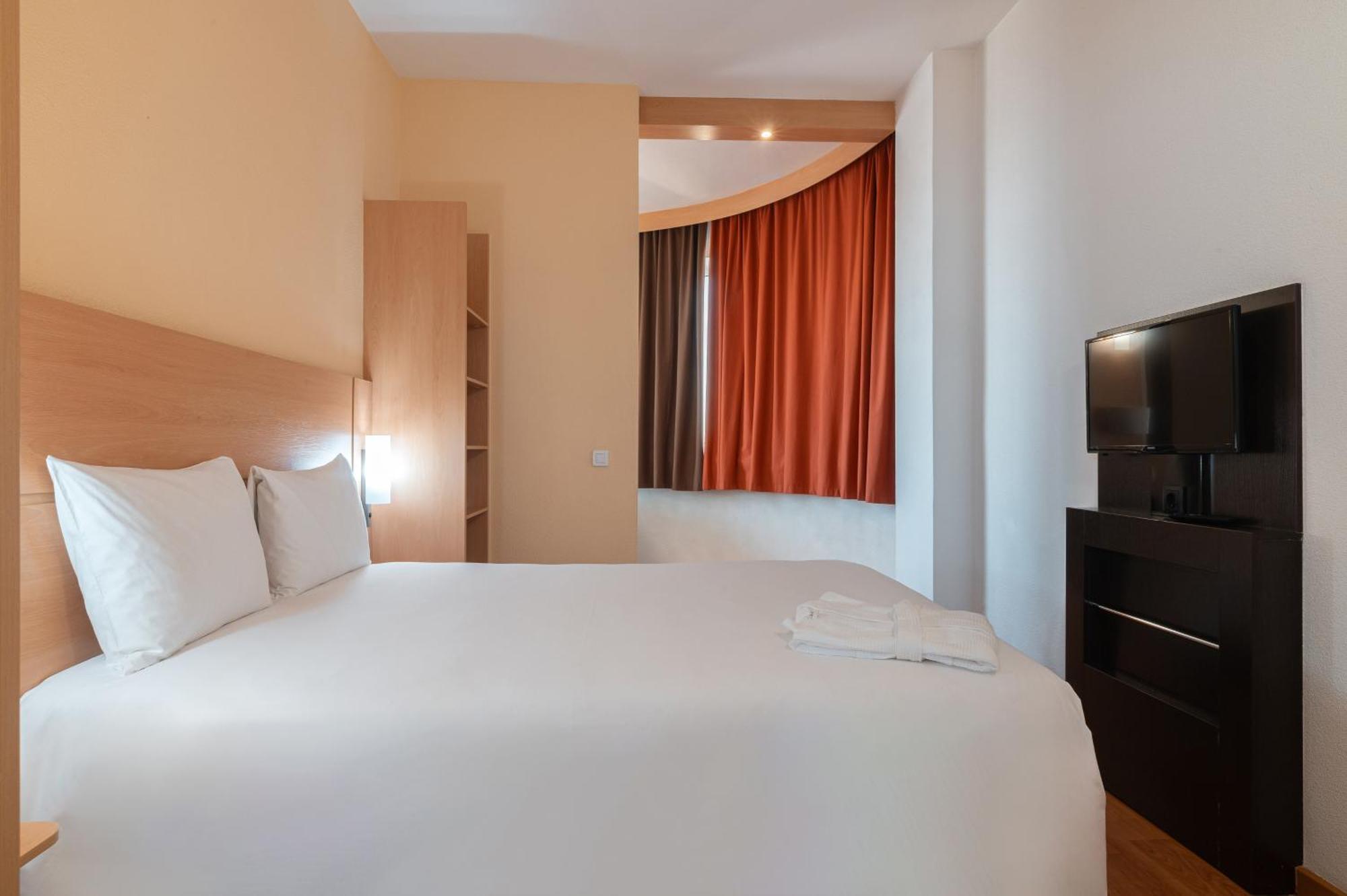 Ibis Astana Hotel Exterior foto