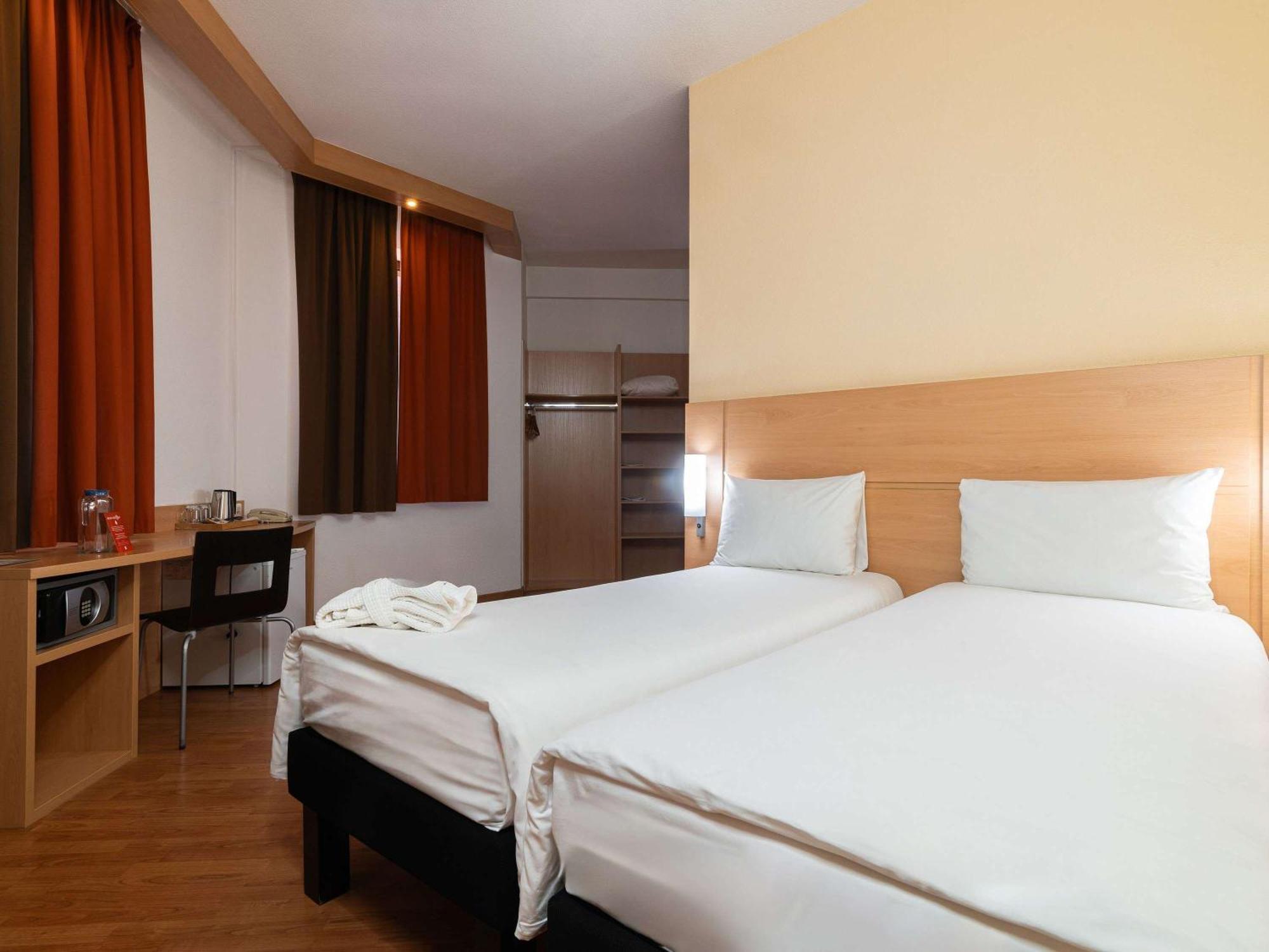 Ibis Astana Hotel Exterior foto