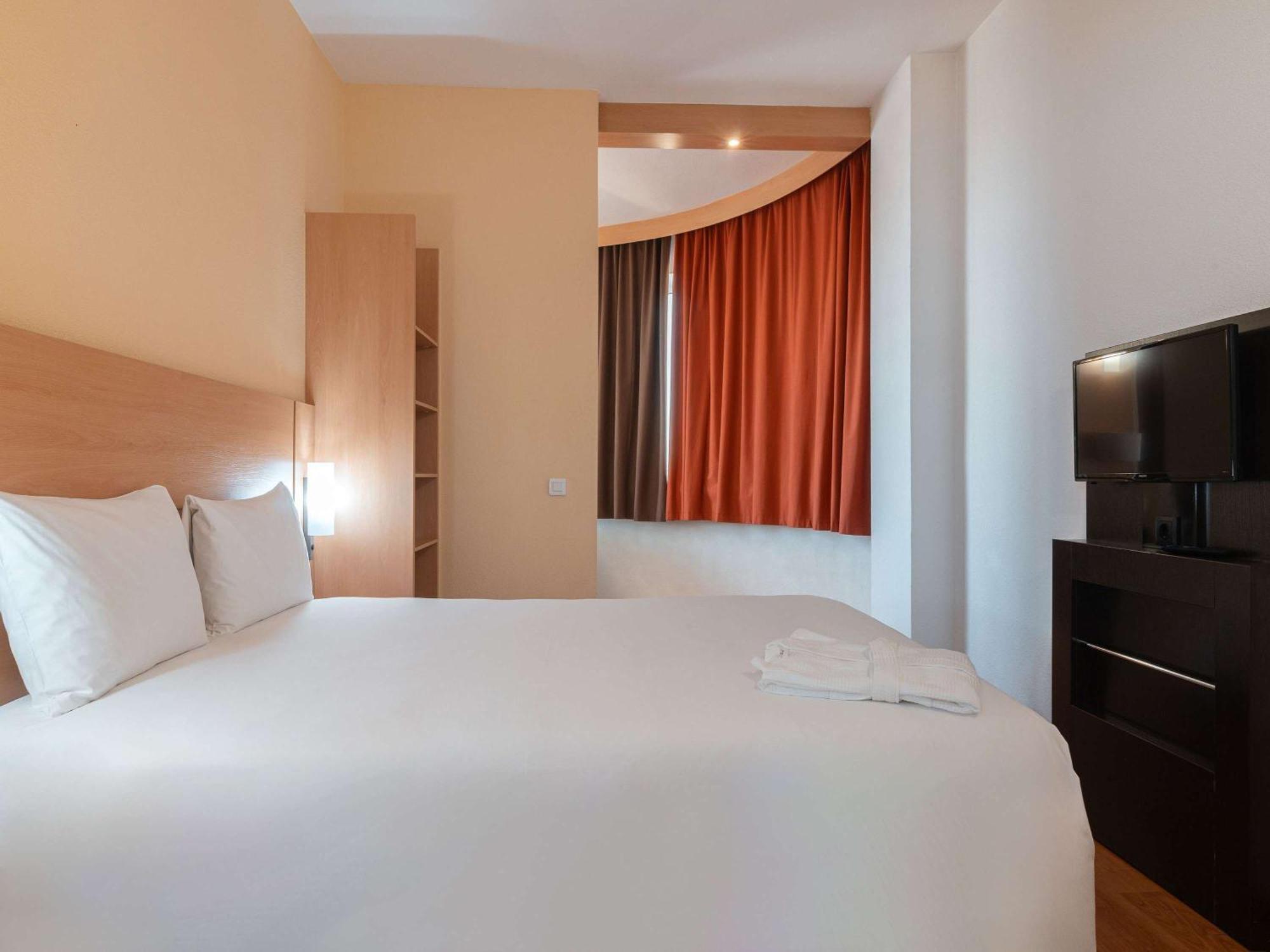 Ibis Astana Hotel Exterior foto